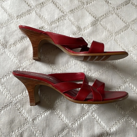 White MT red heel sandal, like new, size 9 - Picture 6 of 10